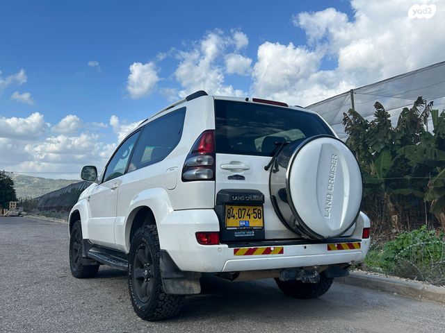 טויוטה לנד קרוזר