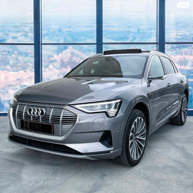 מודעת רכב אאודי E-tron