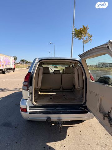 טויוטה לנד קרוזר