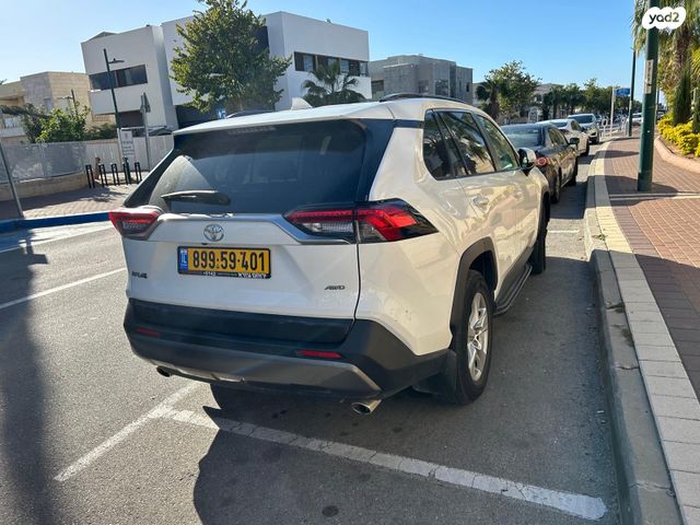 טויוטה RAV4