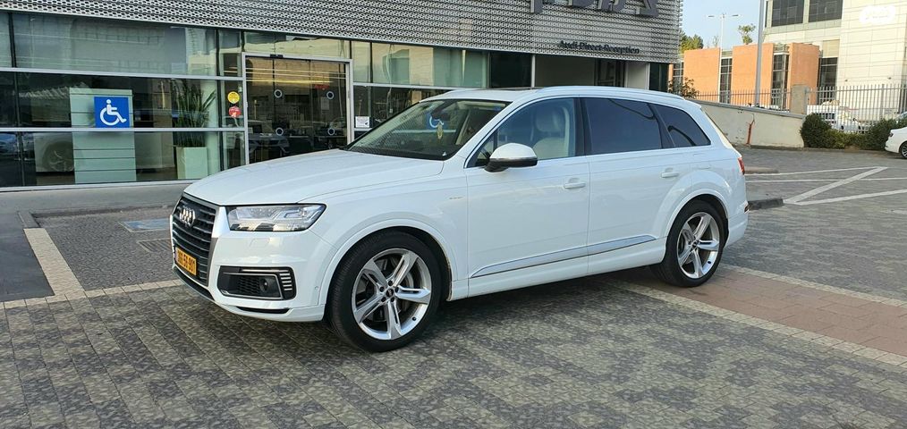 אאודי Q7