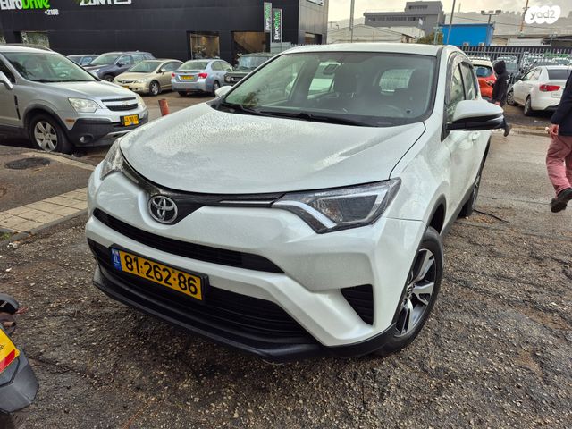 טויוטה RAV4