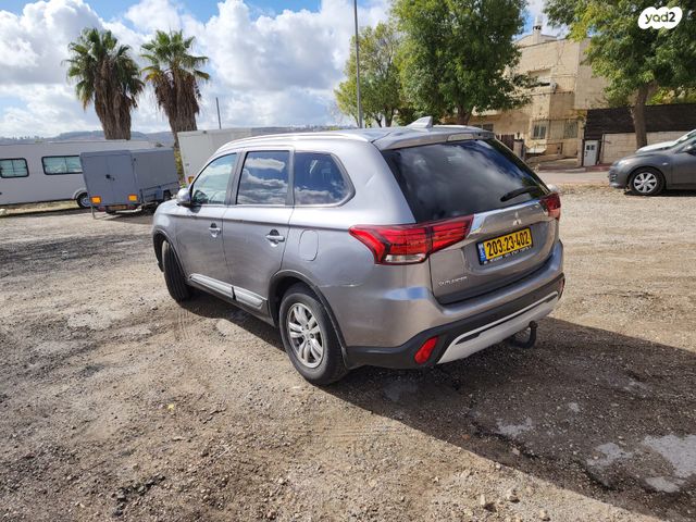 מיצובישי אאוטלנדר