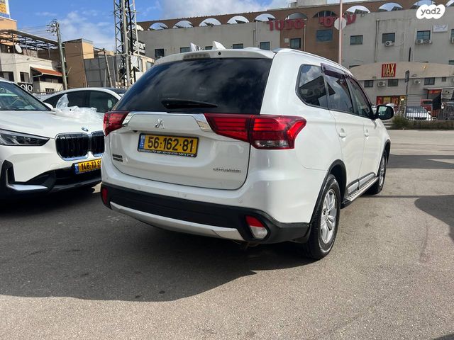 מיצובישי אאוטלנדר