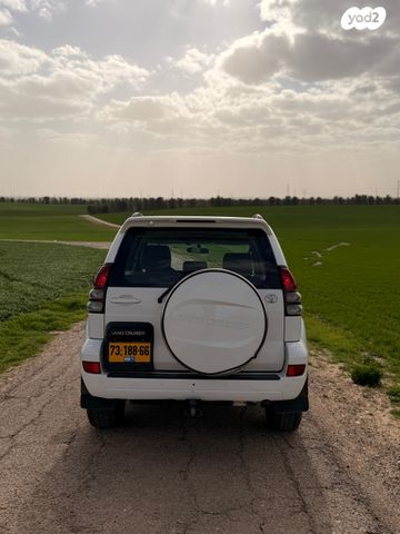 טויוטה לנד קרוזר