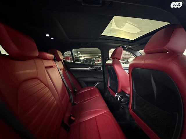 אלפא רומיאו סטלביו