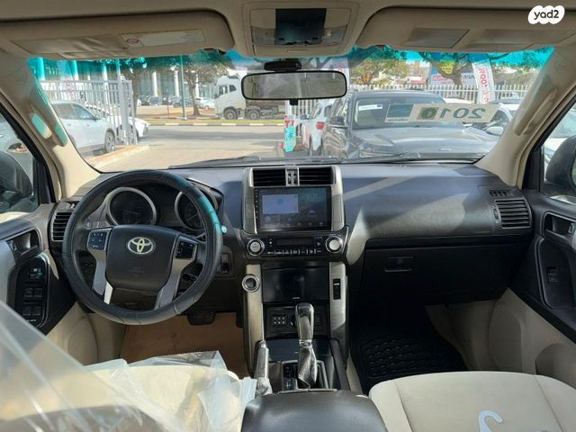 טויוטה לנד קרוזר