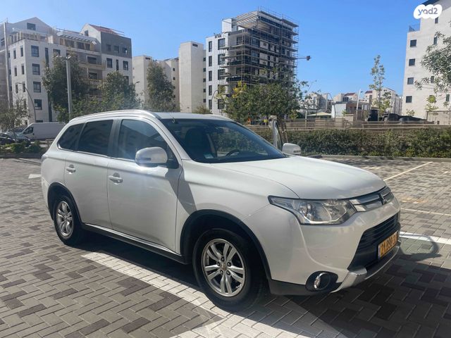 מיצובישי אאוטלנדר