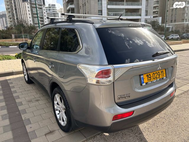 מיצובישי אאוטלנדר