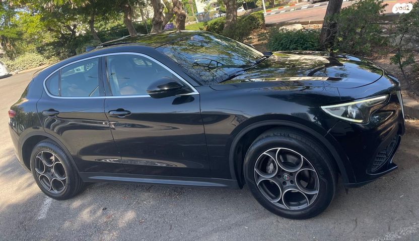 אלפא רומיאו סטלביו