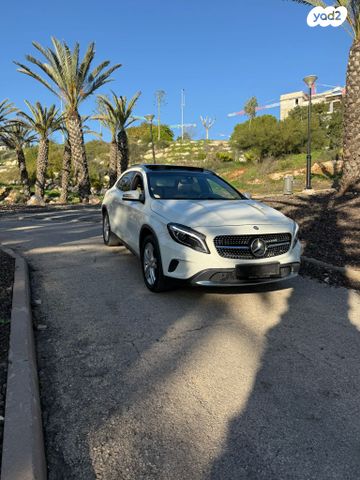 מודעת רכב מרצדס-בנץ GLA 1