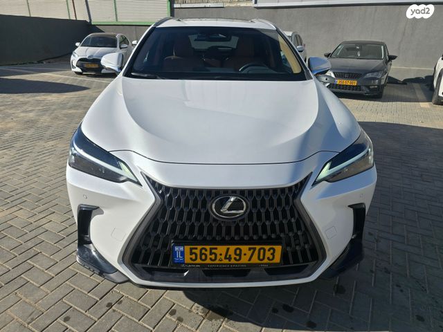 לקסוס NX