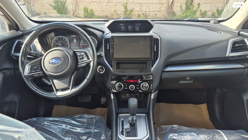 סובארו פורסטר