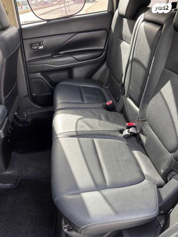 מיצובישי אאוטלנדר