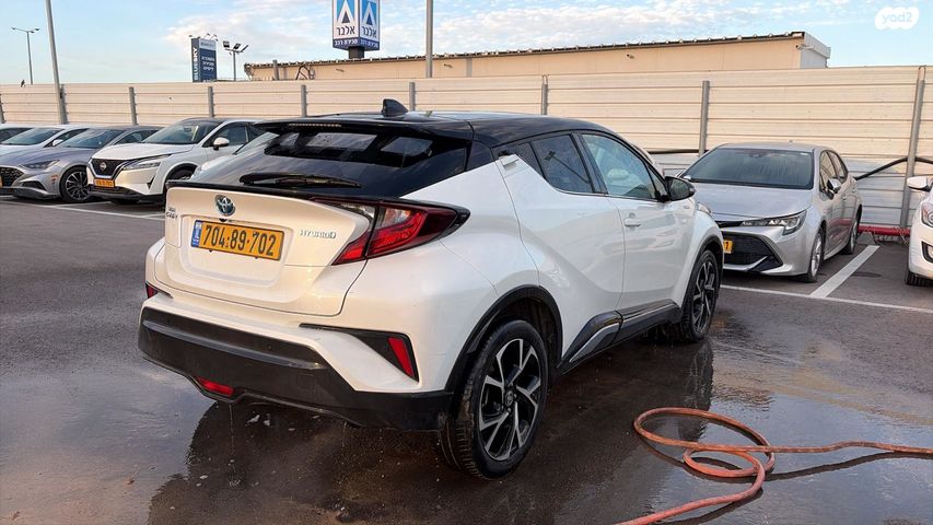 מודעת רכב טויוטה C-HR 2
