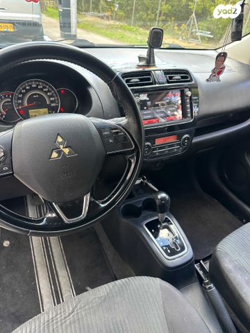 מיצובישי אטראז'