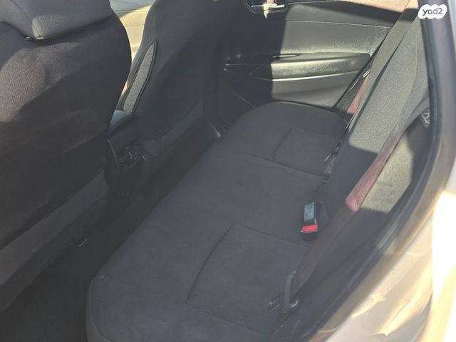 טויוטה קורולה קרוס