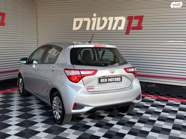 טויוטה יאריס