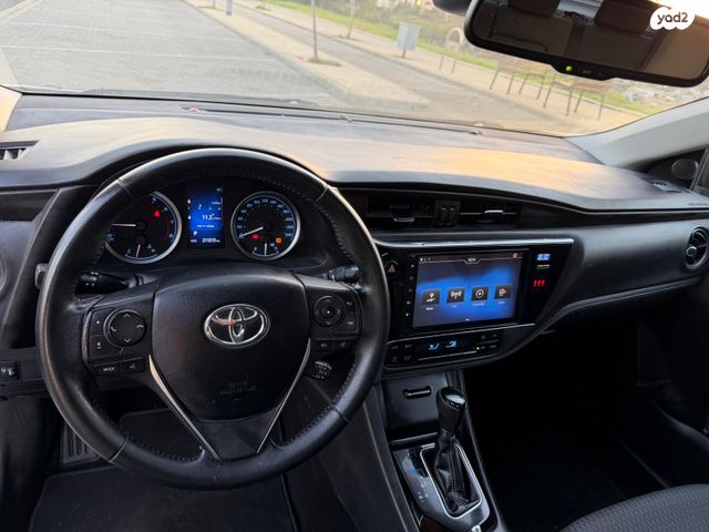 טויוטה קורולה