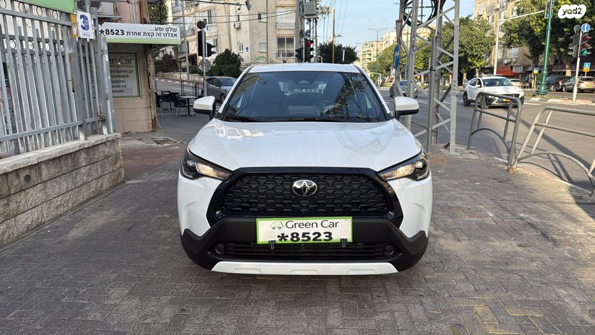 מודעת רכב טויוטה קורולה קרוס