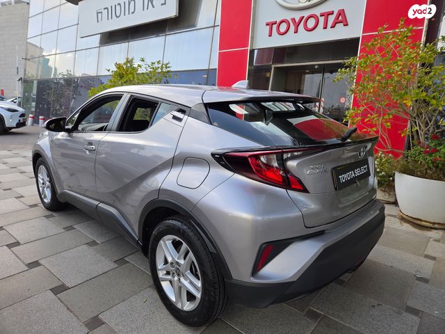 מודעת רכב טויוטה C-HR 1