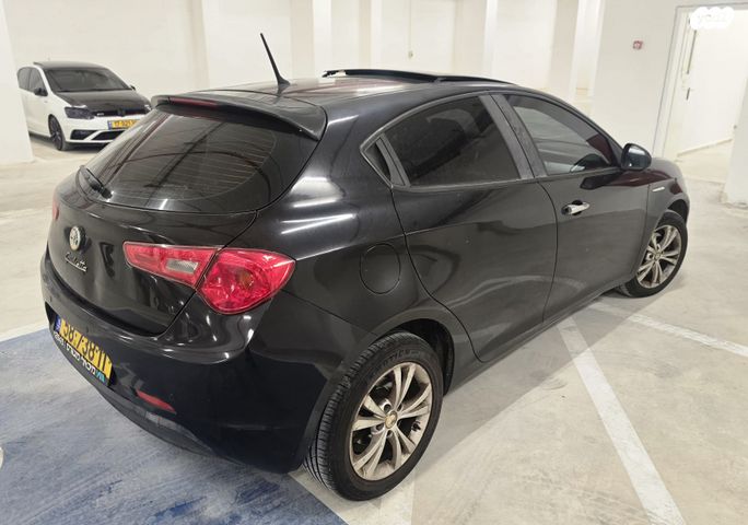 אלפא רומיאו ג'ולייטה