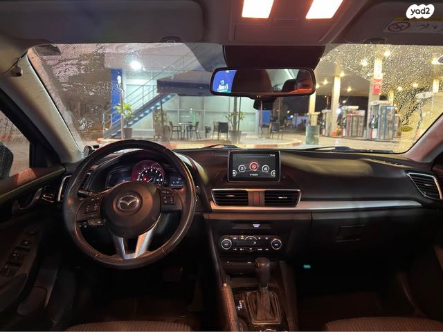 מאזדה 3