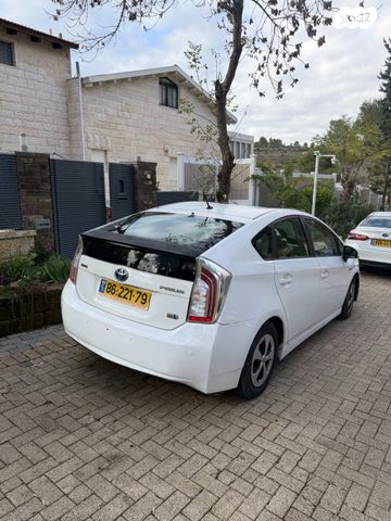 טויוטה פריוס