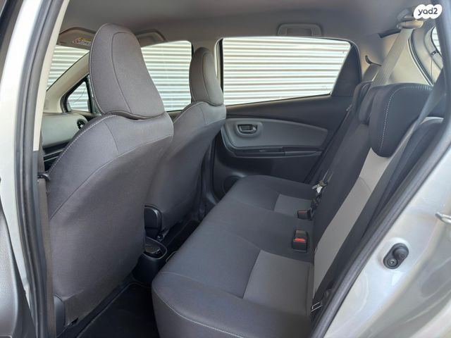 טויוטה יאריס