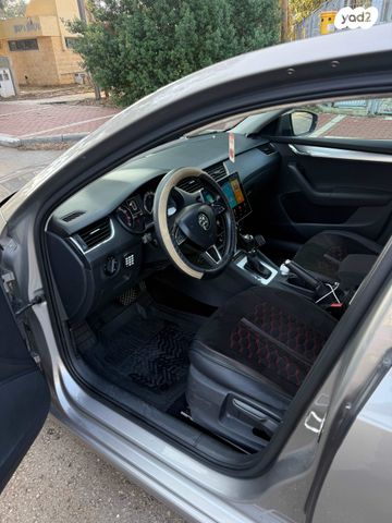 סקודה אוקטביה