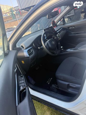 טויוטה C-HR