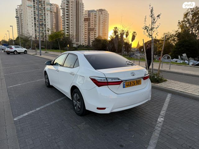 טויוטה קורולה