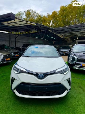 מודעת רכב טויוטה C-HR