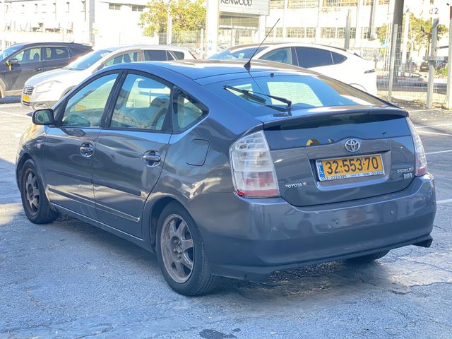 טויוטה פריוס