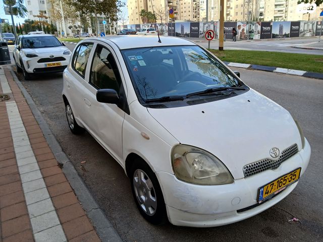 טויוטה יאריס