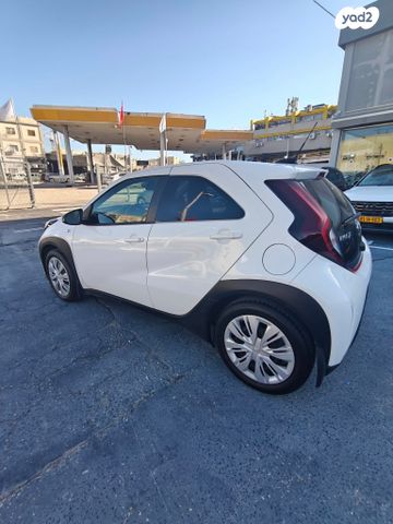 טויוטה אייגו X