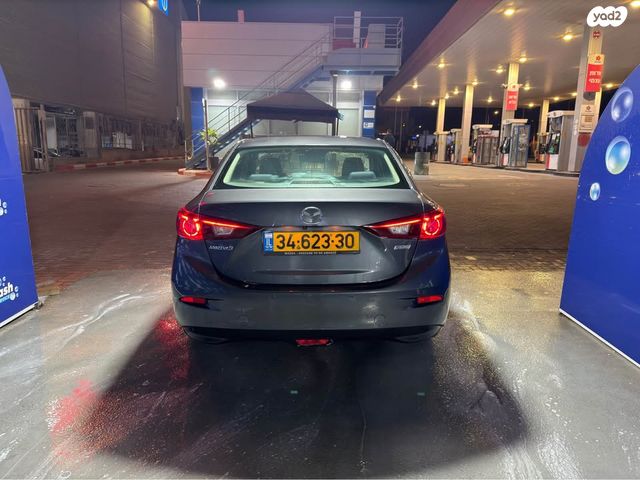 מאזדה 3