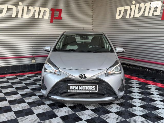 טויוטה יאריס