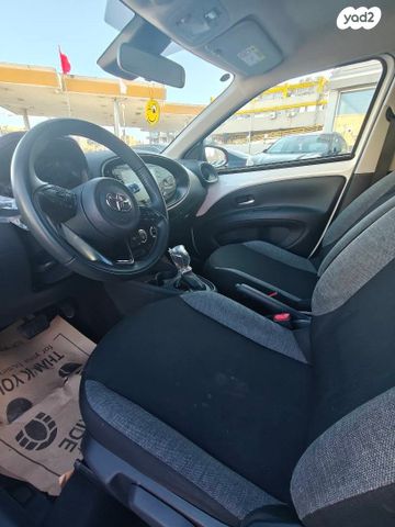 טויוטה אייגו X