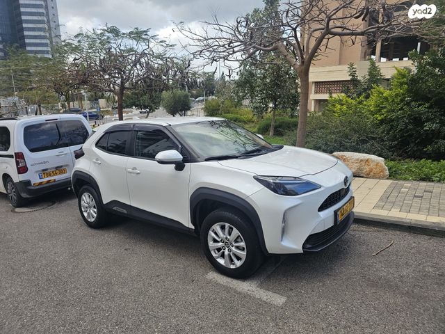 טויוטה יאריס קרוס