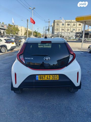 טויוטה אייגו X