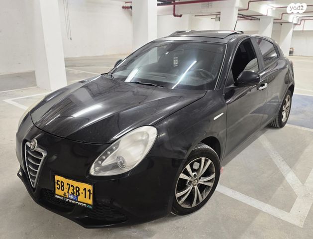 מודעת רכב אלפא רומיאו ג'ולייטה