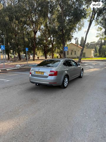 סקודה אוקטביה