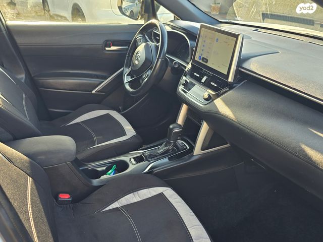 טויוטה קורולה קרוס