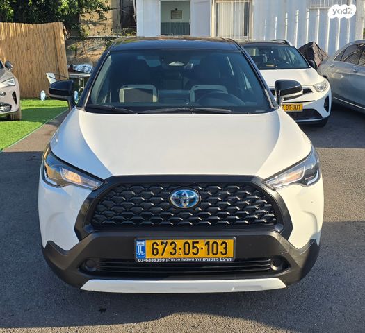 טויוטה קורולה קרוס