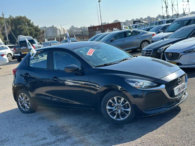 מודעת רכב מאזדה 2