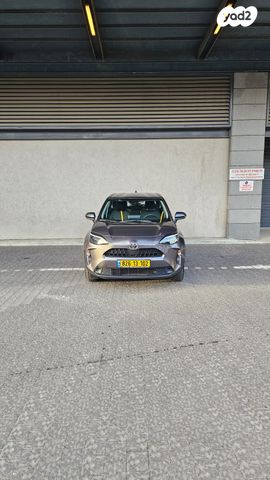 מודעת רכב טויוטה יאריס קרוס