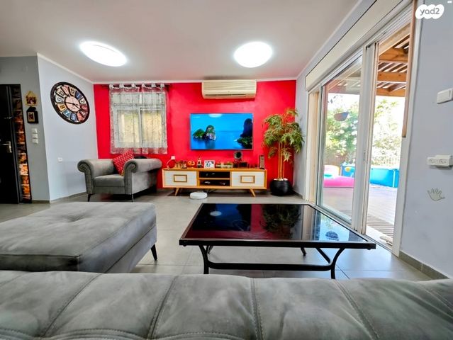 דו משפחתי, החיל 11, קדומים, קדומים