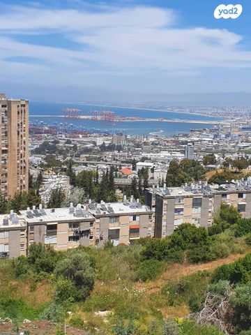 דירה, דרך אריק שרון 15, מעונות גאולה, חיפה