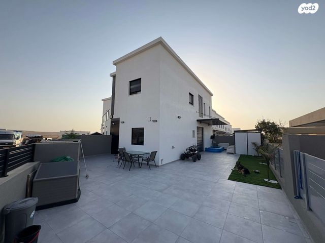 בית פרטי/ קוטג', פנחס נבון 1, נאות שקד, ירוחם